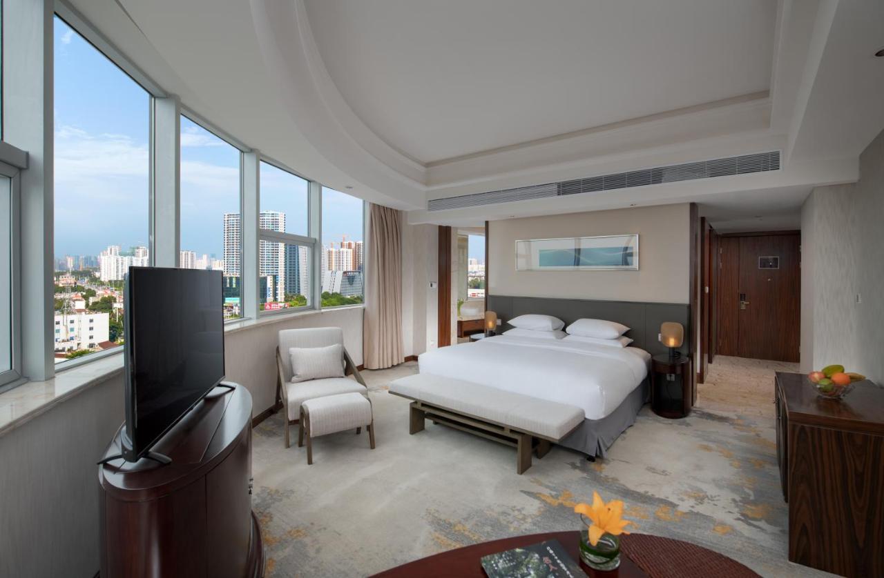 Golden Shining New Century Grand Hotel Beihai Exterior photo
